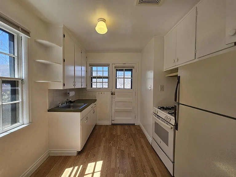 2137 S Grant St — Photo 3