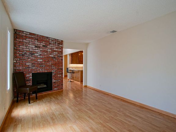 3rd image of 1712 Kent St APT A