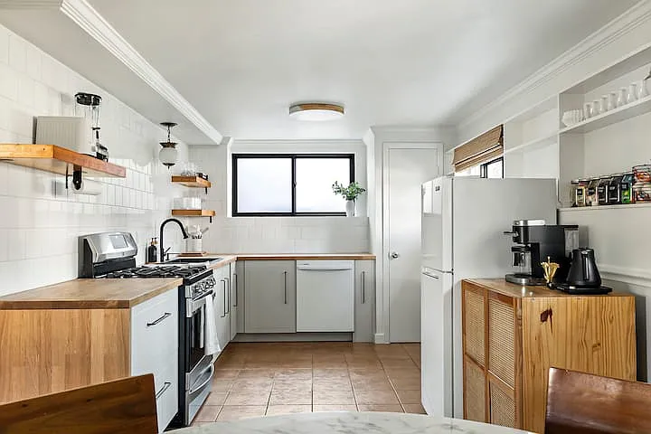 3811 Wilson St — Photo 2