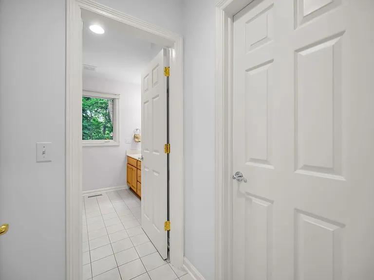 36W244 Fieldcrest Dr — Photo 37