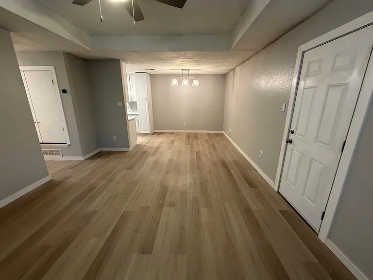 7501 April Ln — Photo 4