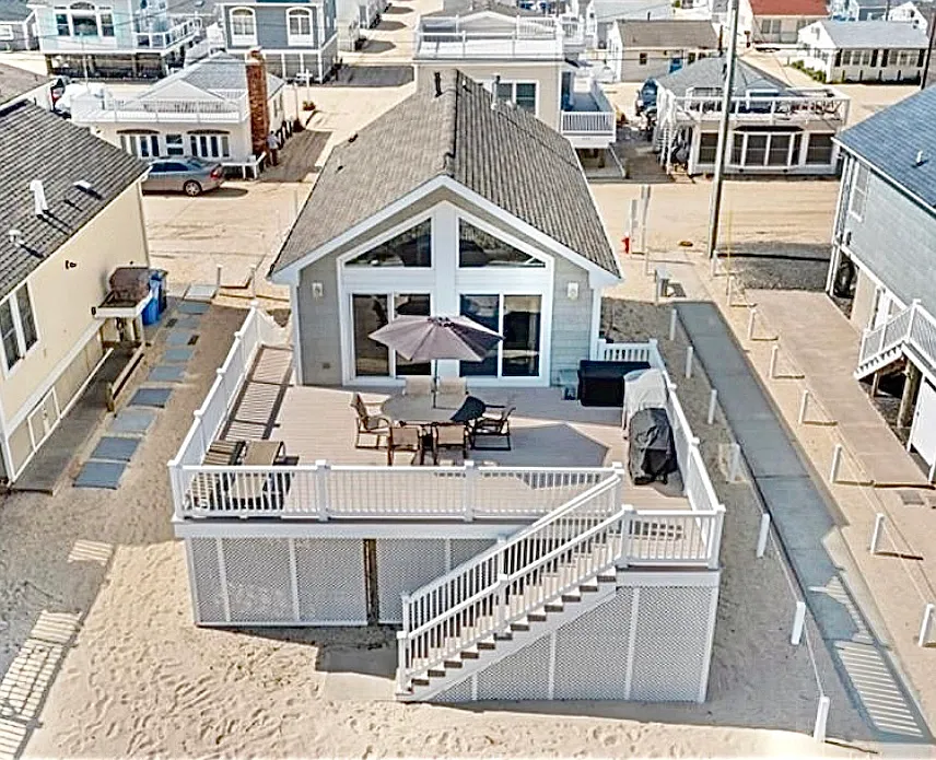 3290 Seaview Rd