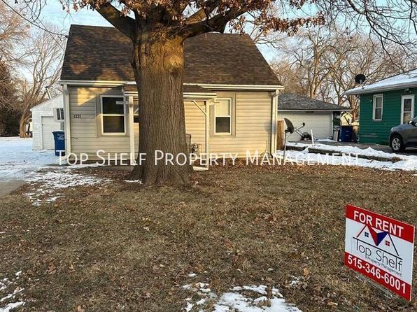 1221 E 27th Ct