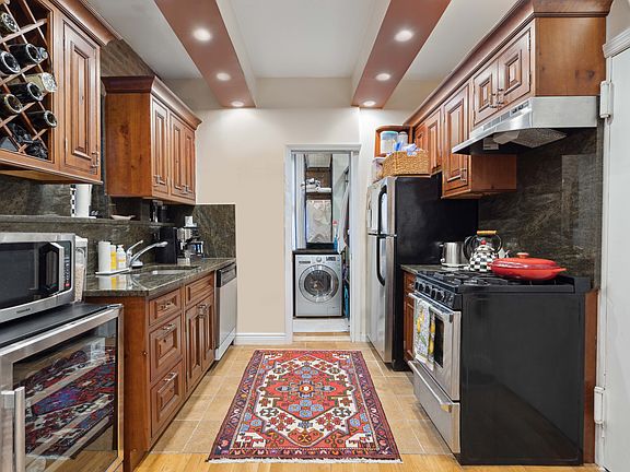 4th image of 101 Charles St APT 5FW