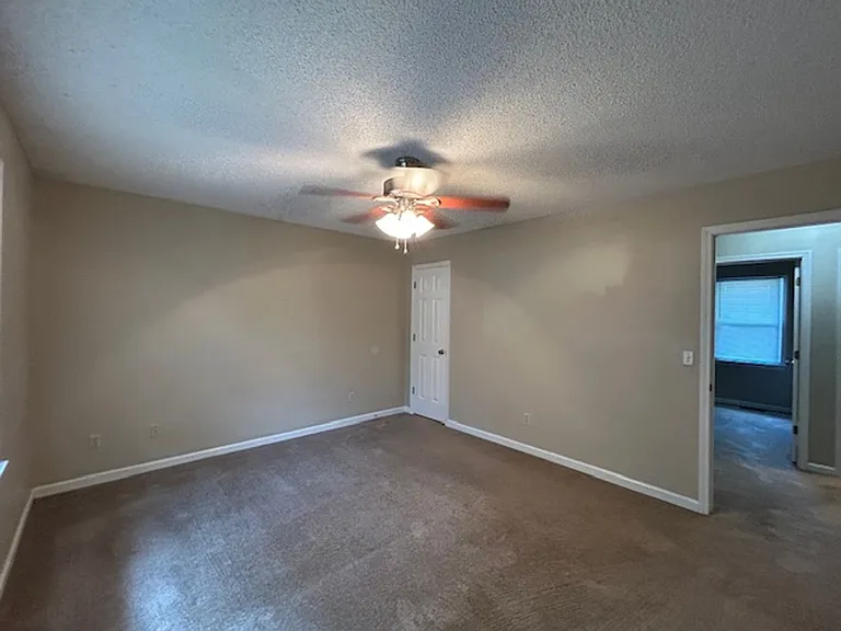 1050 Jessamine Trl — Photo 11