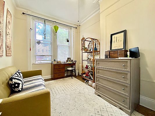 3rd image of 373 Menahan St APT 1L