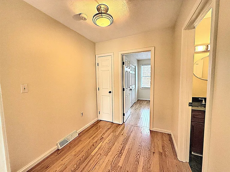 88 Belmont St #88 — Photo 5