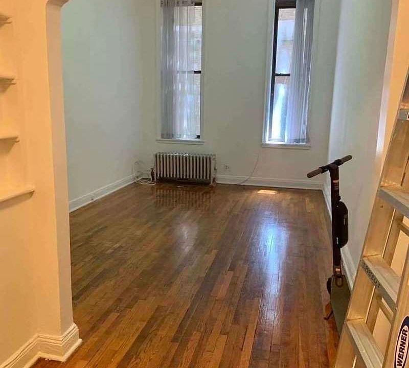 2nd image of 181 Waverly Pl #1DD