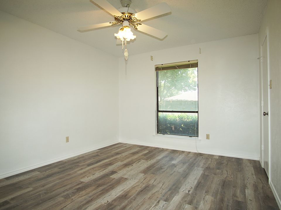 1st image of 1406 Nadine Ln