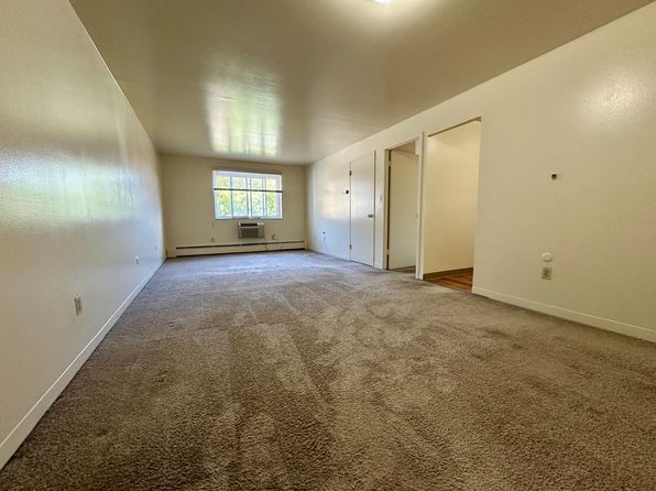 1860 Brett St APT 205