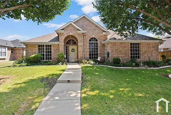 4 bed, 2330 sqft, $3,950 — Photo 3
