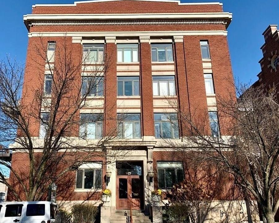 1st image of 17 W 10th St Suite 40