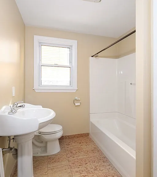 75 Bartlett St #1 — Photo 6