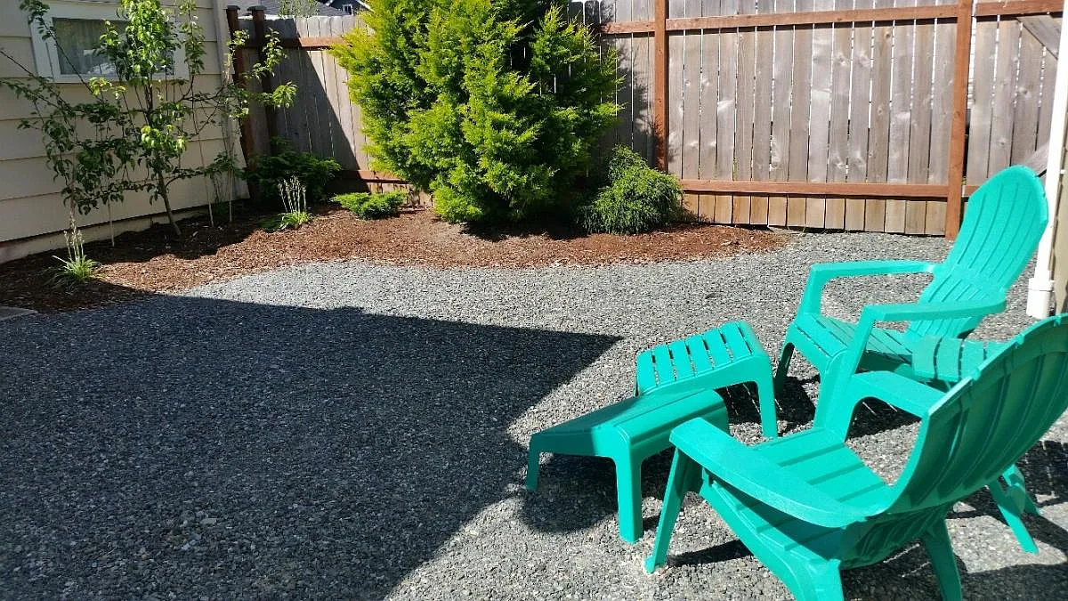 3 bed, 2.5 bath, 1350 sqft, $2,400 — Photo 2