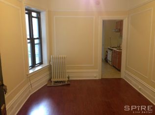 3232 34th St APT 3, Astoria, NY 11106