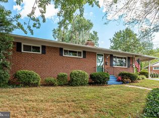 4103 Sideburn Rd, Fairfax, VA 22030