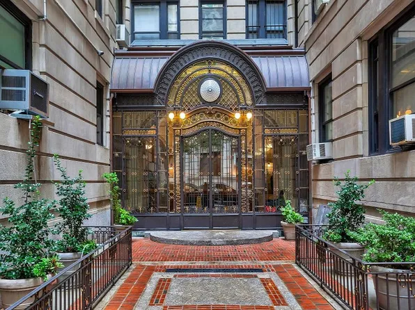 215 W 98th St APT 3A, New York, NY 10025