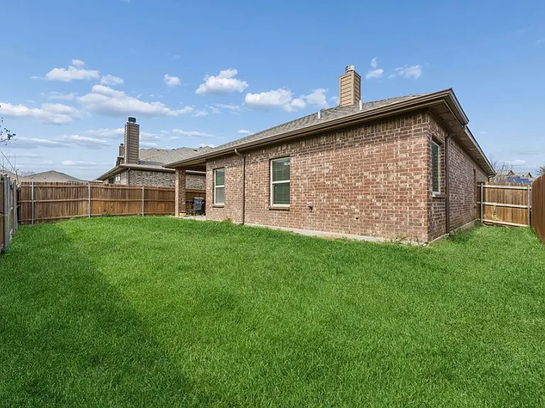 337 Delgany Trl — Photo 18