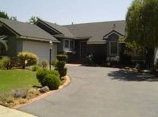 8944 Rubio Ave, North Hills, CA 91343