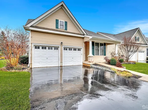 31 Hagerty Ln, Cranbury, NJ 08512
