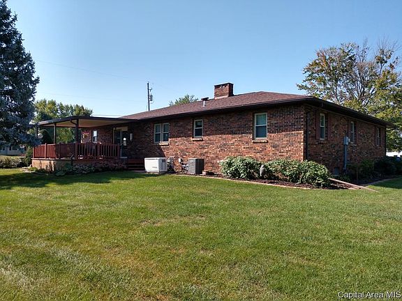 2nd image of 897 S Prairie St