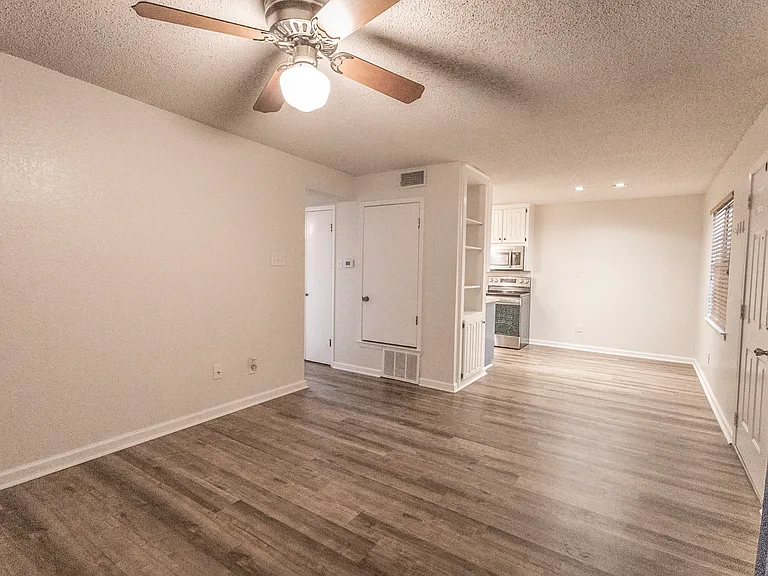 1421 S 12th St #210 — Photo 2