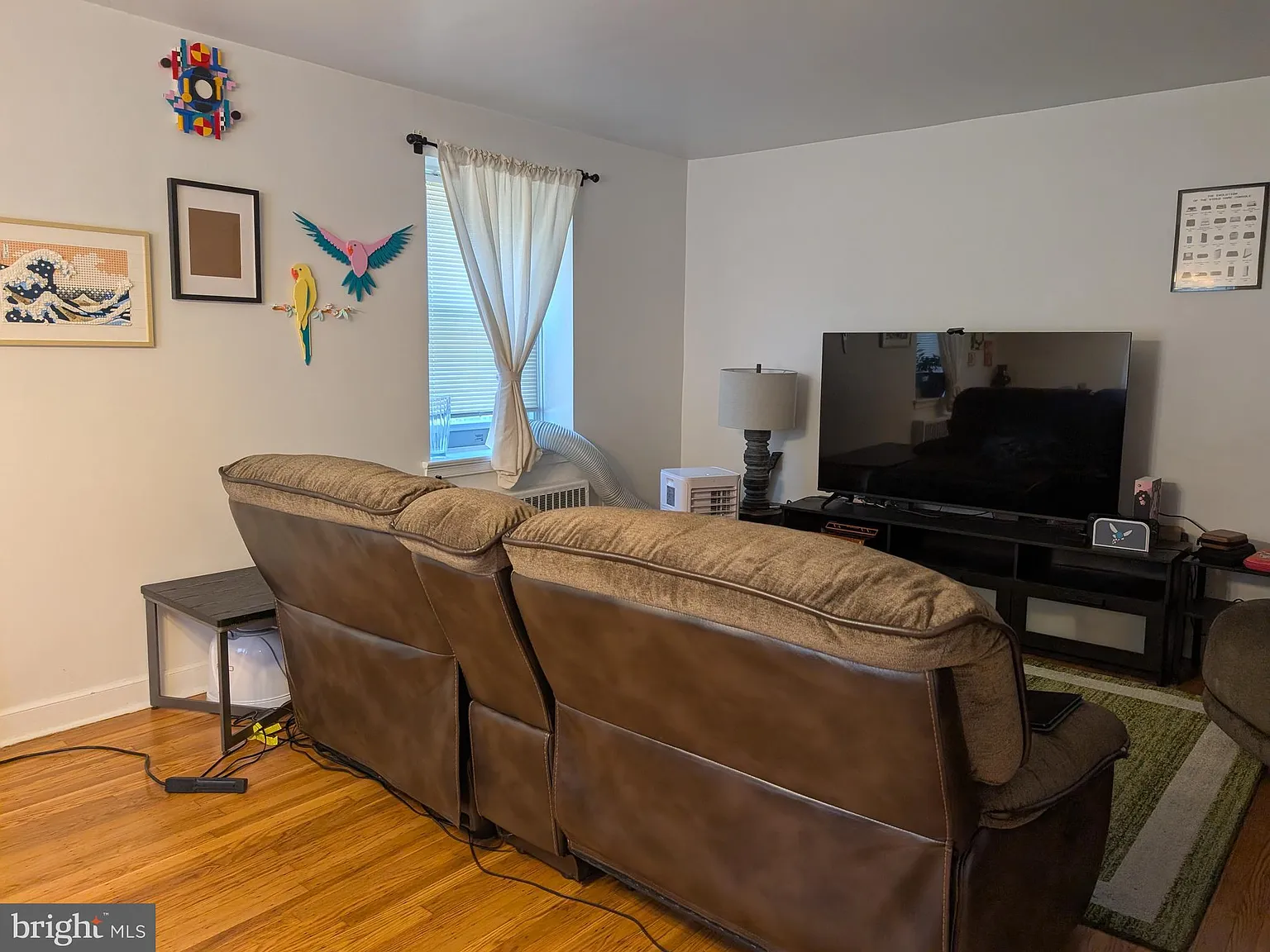 2 bed, 950 sqft, $1,550 — Photo 4