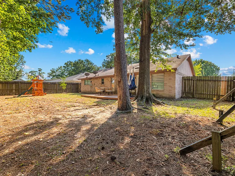 18834 Jodywood Dr — Photo 45