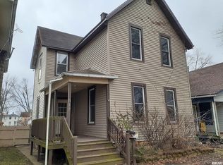 517 3rd Ave S, Clinton, IA 52732