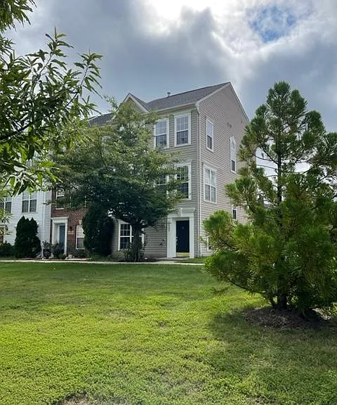 End-unit exterior