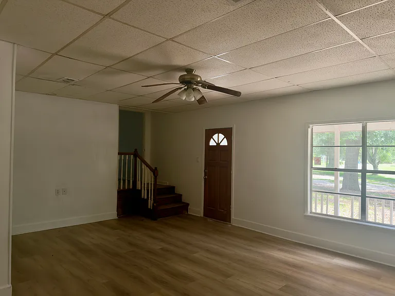 1603 E Main St — Photo 10