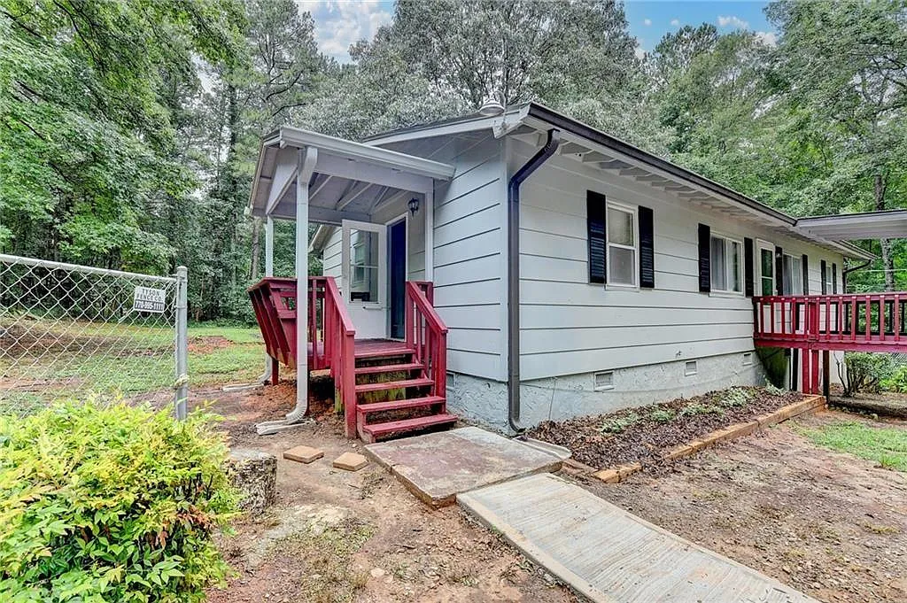1 bed, 1.0 bath, 1085 sqft, $1,150 — Photo 2