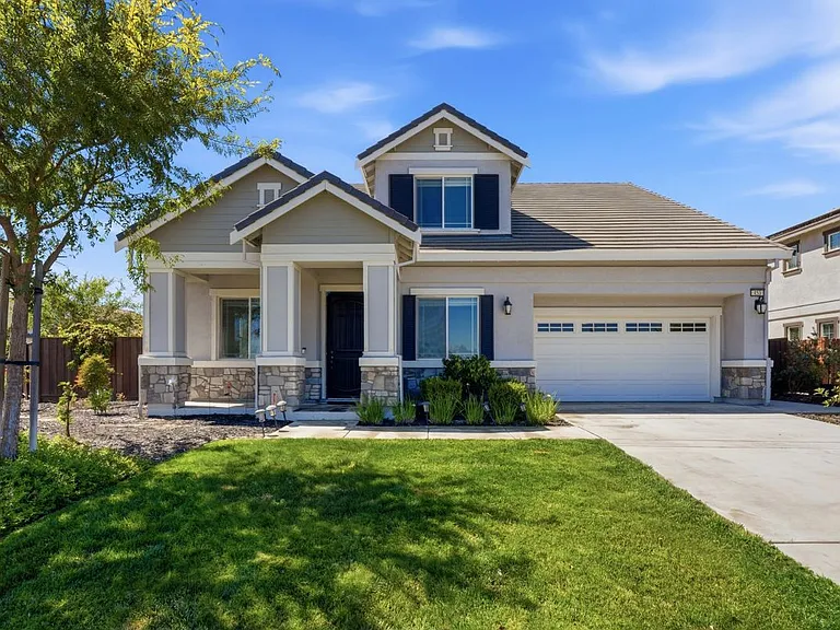 453 Diamond Peak Ln — Photo 37