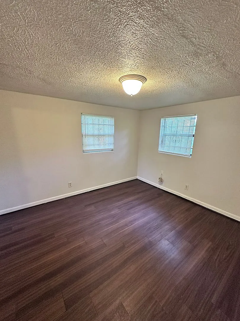2017 Ella St - 2017 Ella St — Photo 4