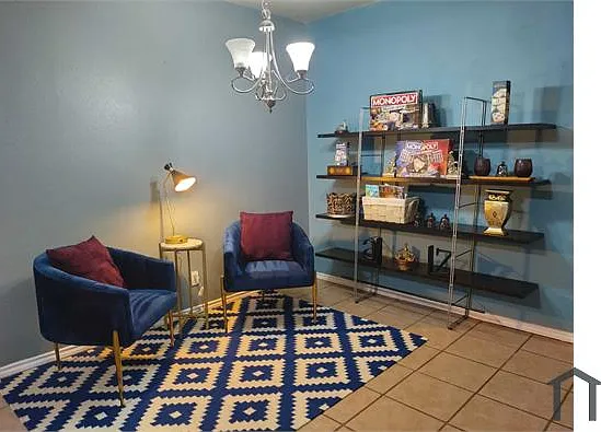 1521 E Thomas St — Photo 7