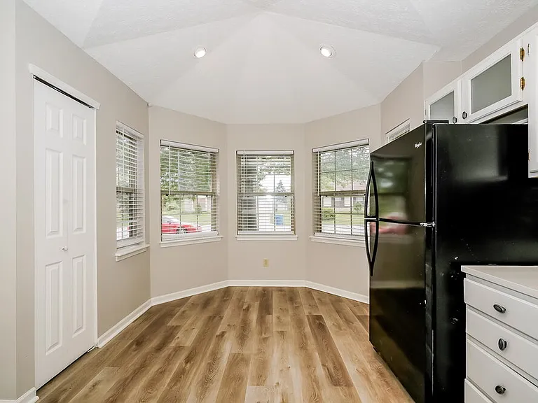 1215 Paul Dr — Photo 7