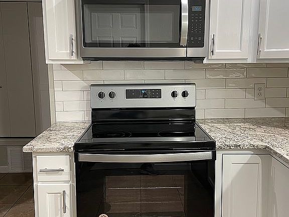3rd image of 1524 Hickory St