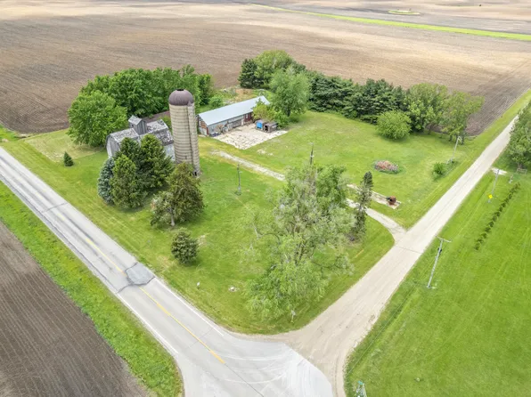 11986 Pine Rd, Somonauk, IL 60552