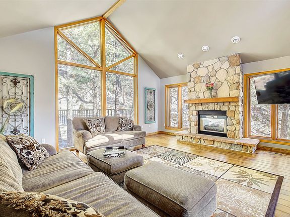 2593SunshineCanyonDr-35