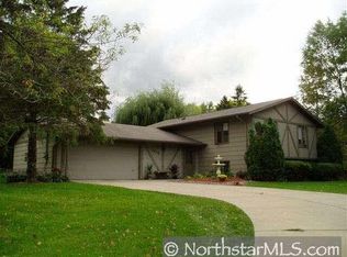 8655 Riverview Ln, Minneapolis, MN 55444