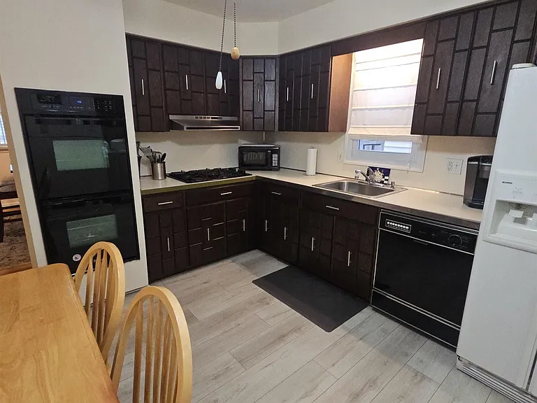 6901 Ventnor Ave #2 — Photo 4