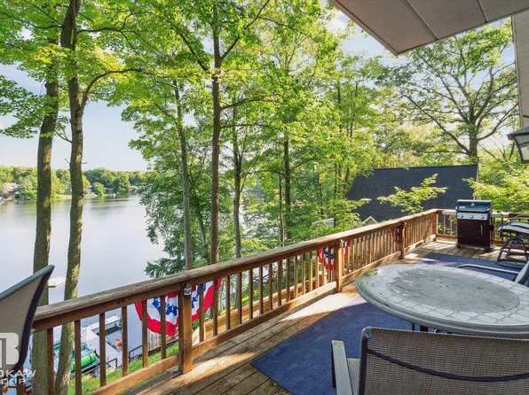 6133 White Sands Dr, Otter Lake, MI 48464