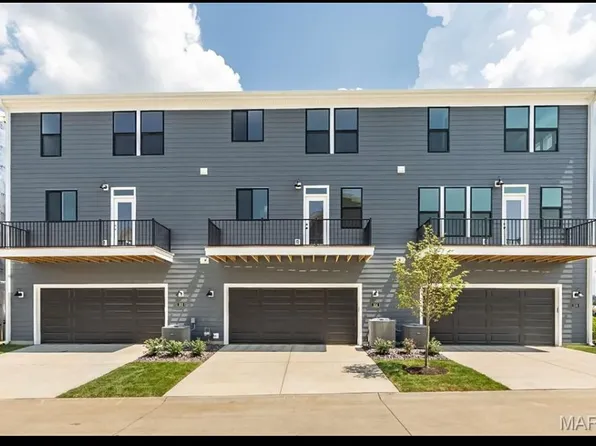 314 Indigo Ct, Chesterfield, MO 63017