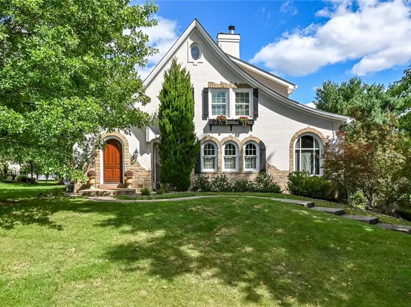 302 Ashbury Ct, Cranberry Township, PA 16066
