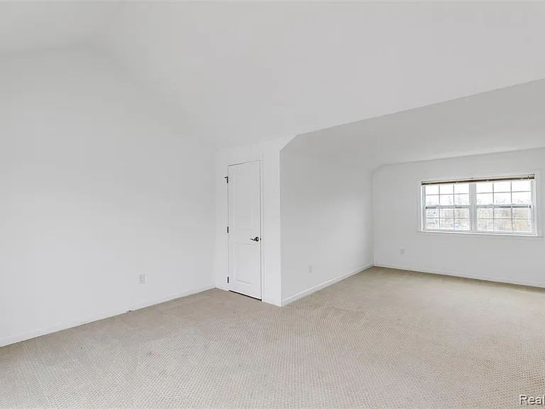 2769 Ashcombe Dr — Photo 39