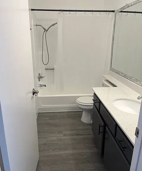 BAIRD APARTMENTS — Photo 11