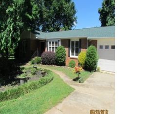 185 Kinder Dr, Campobello, SC 29322