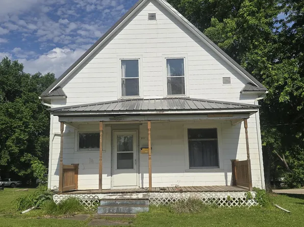 302 N Van Buren Ave, Ottumwa, IA 52501