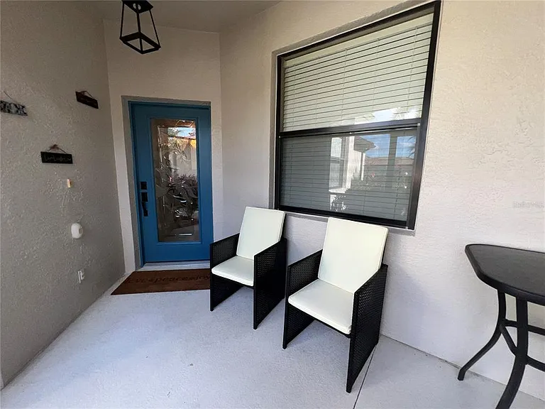 2522 Oswego Dr — Photo 2