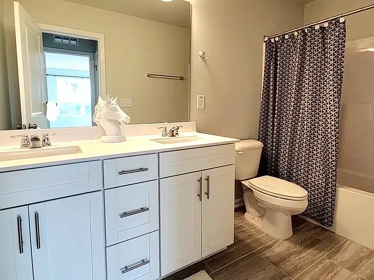 130 Millennium Dr — Photo 9
